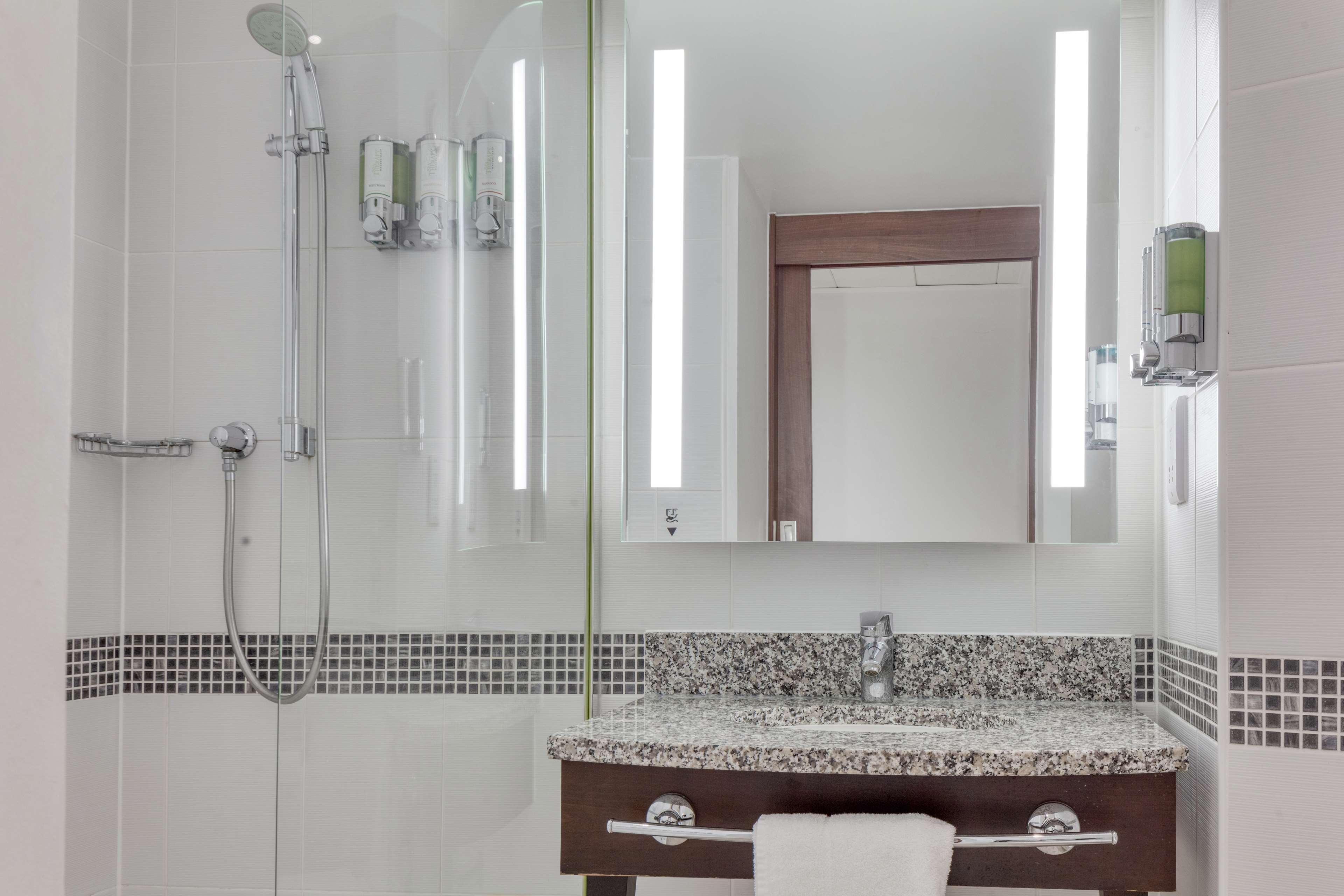 Hampton By Hilton Corby Hotel Ngoại thất bức ảnh