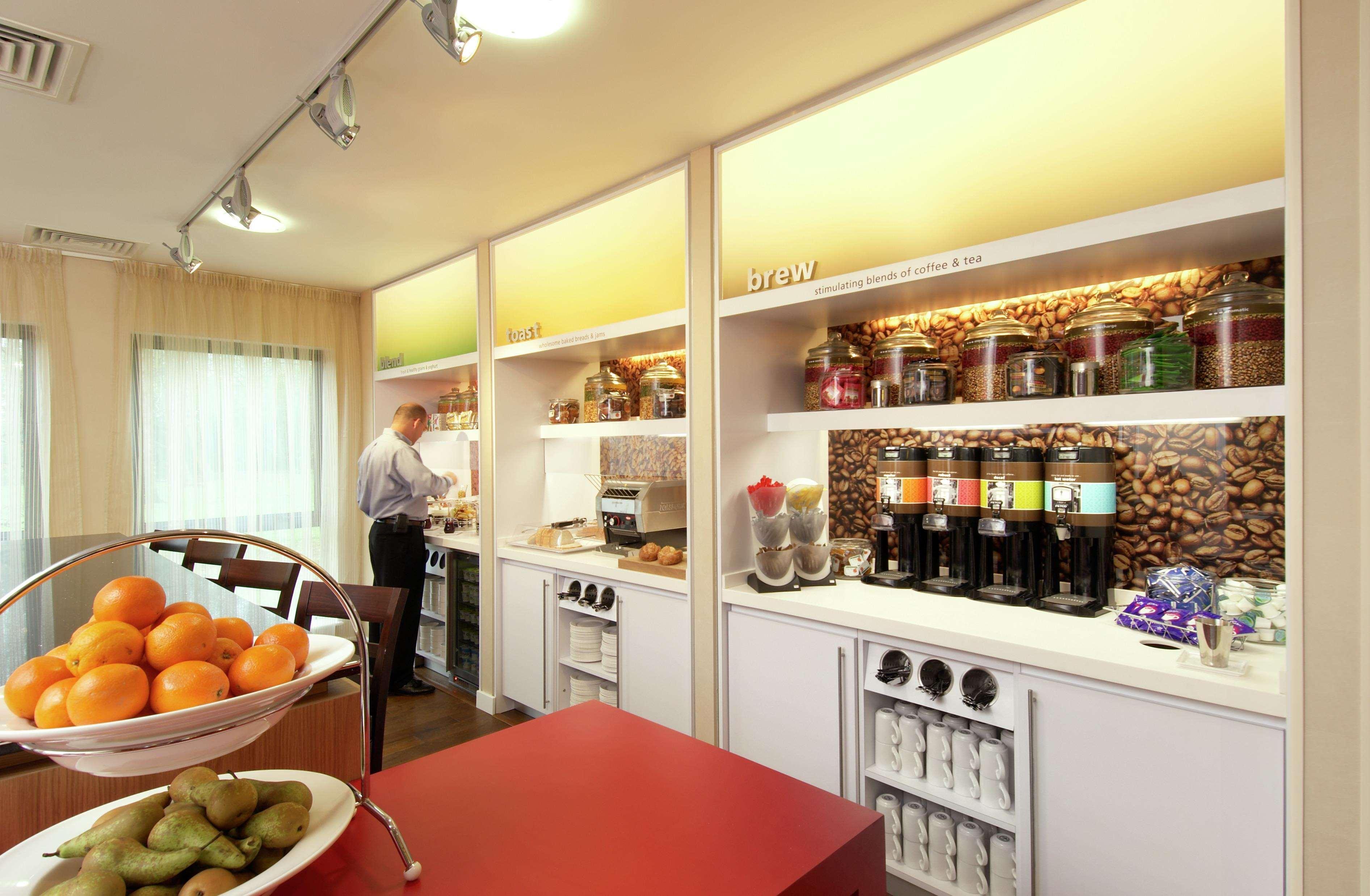 Hampton By Hilton Corby Hotel Ngoại thất bức ảnh