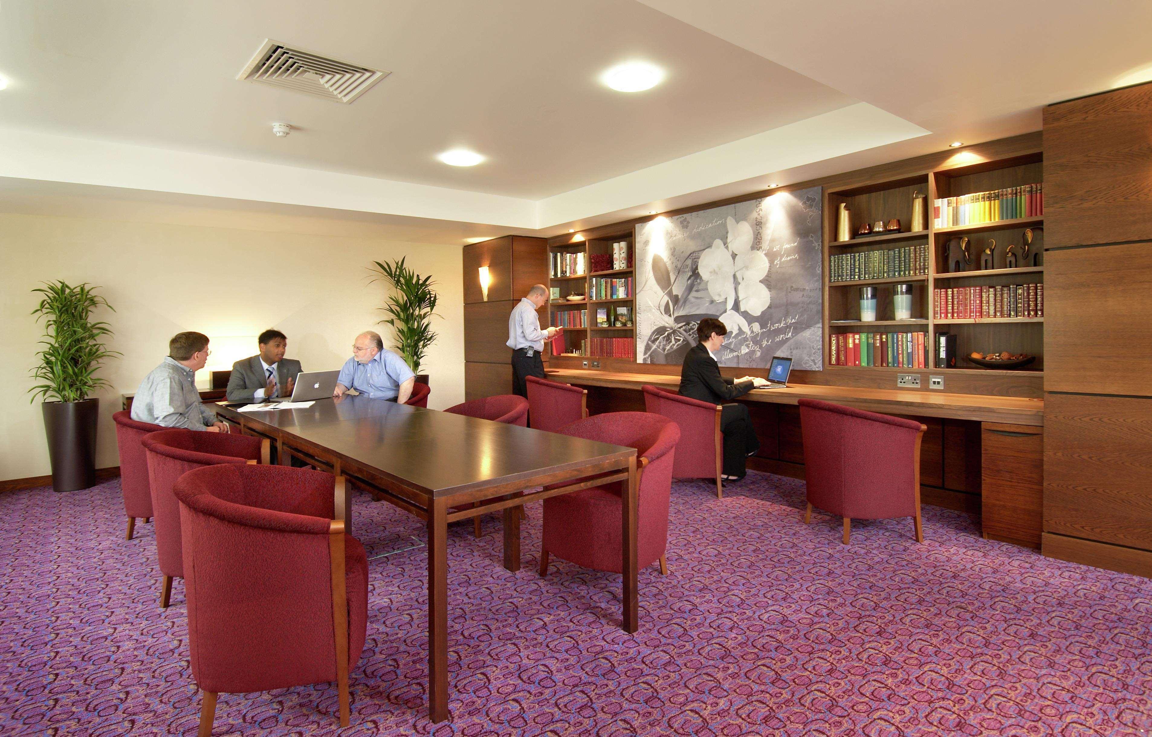 Hampton By Hilton Corby Hotel Ngoại thất bức ảnh