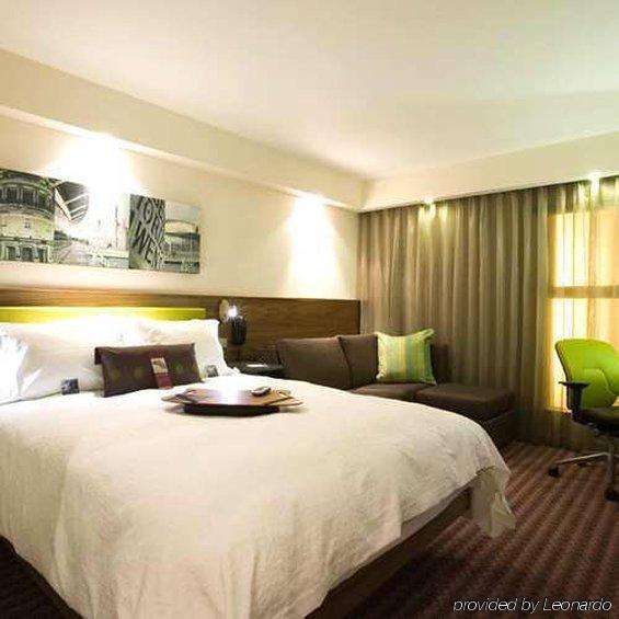 Hampton By Hilton Corby Hotel Phòng bức ảnh