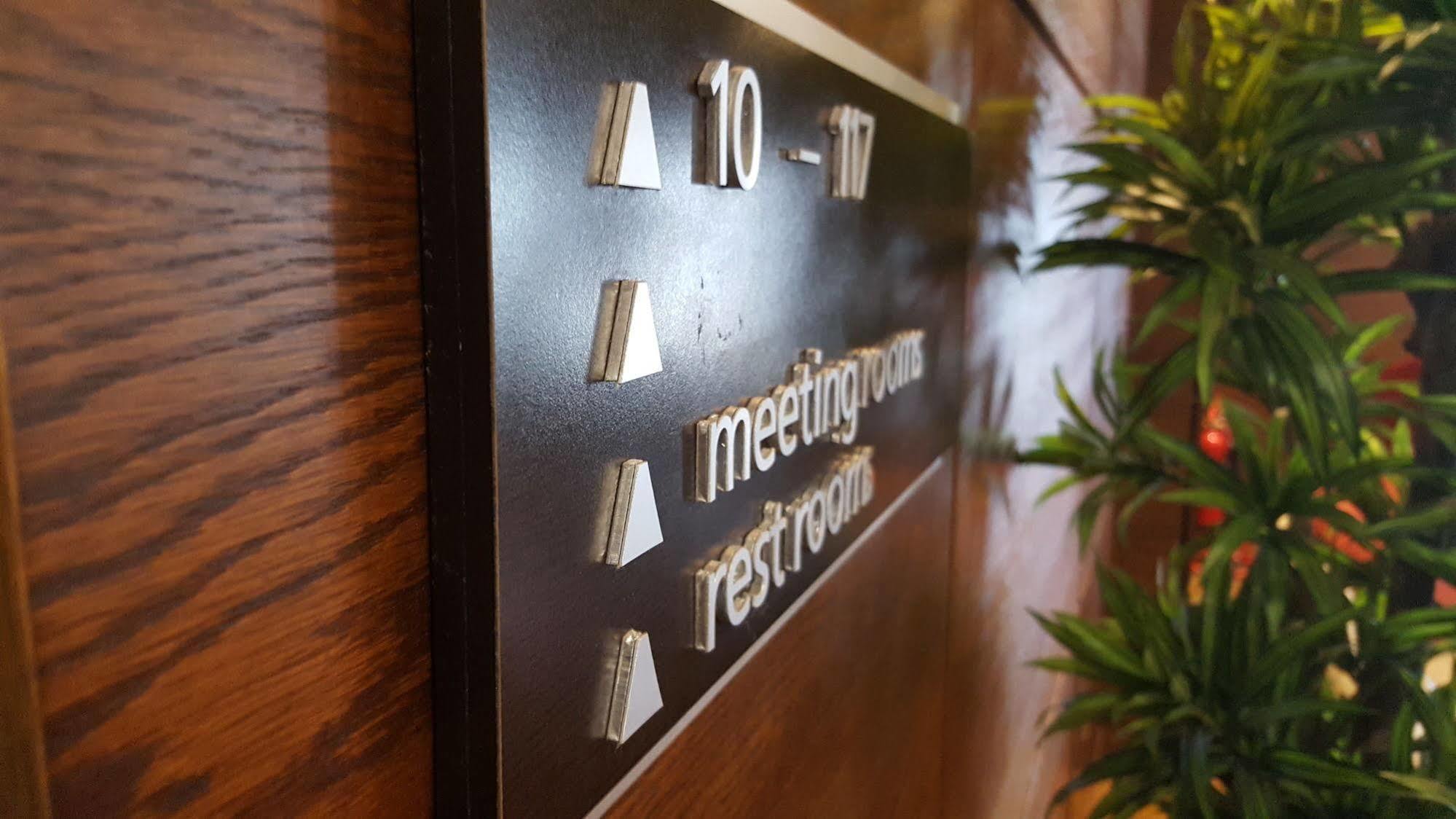 Hampton By Hilton Corby Hotel Ngoại thất bức ảnh